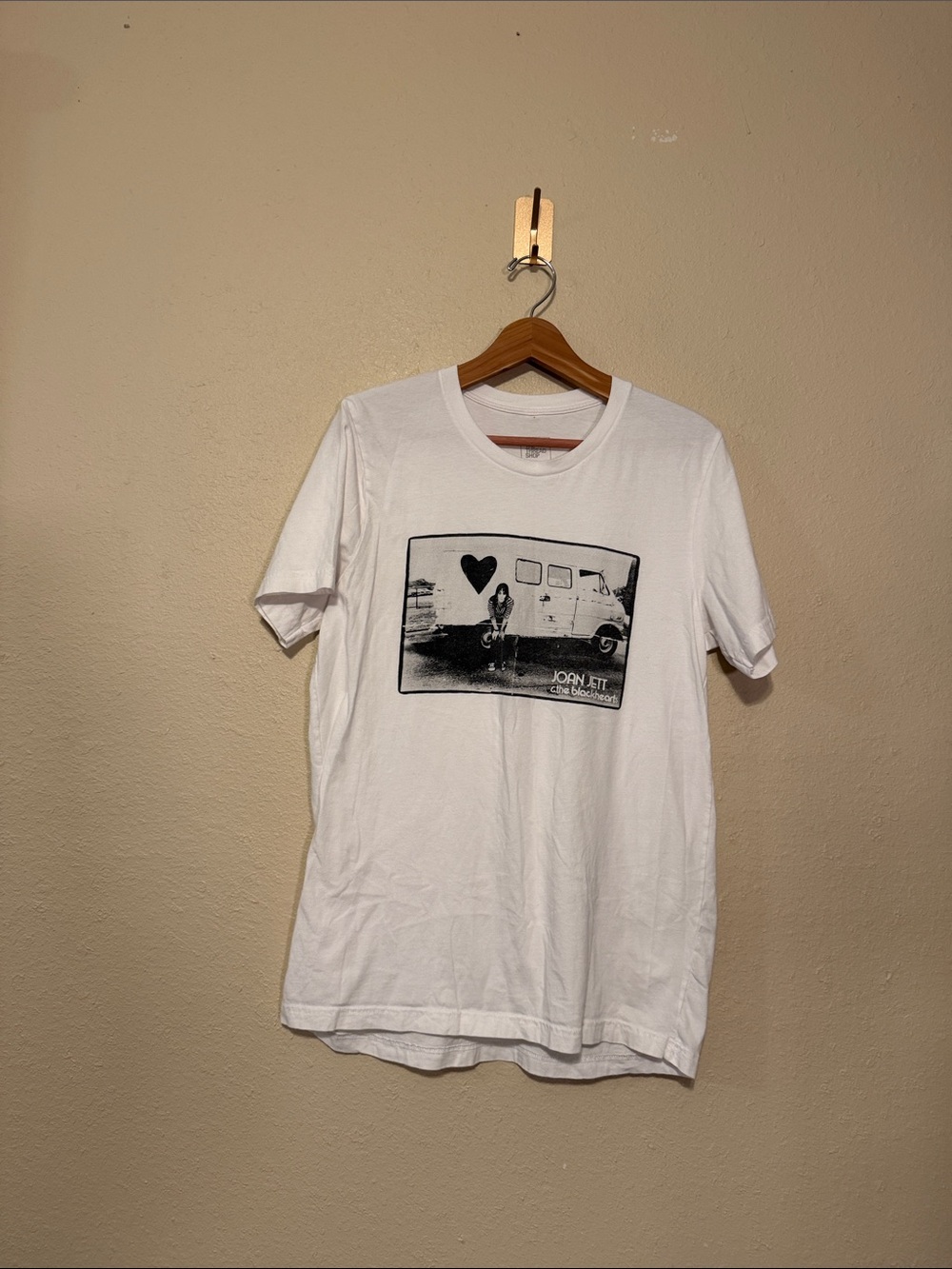 The Thread Shop Joan Jett and The blackhearts T-Shirt Size Large